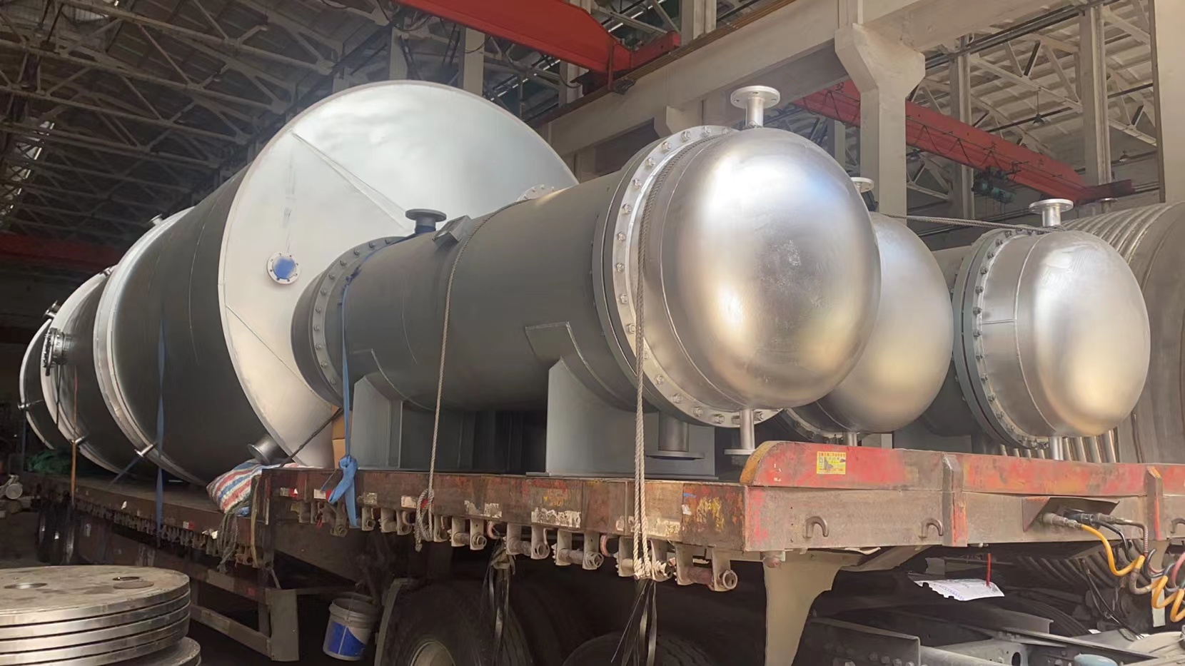 儲罐、冷凝器等一批設備發(fā)往遼寧客戶(hù)